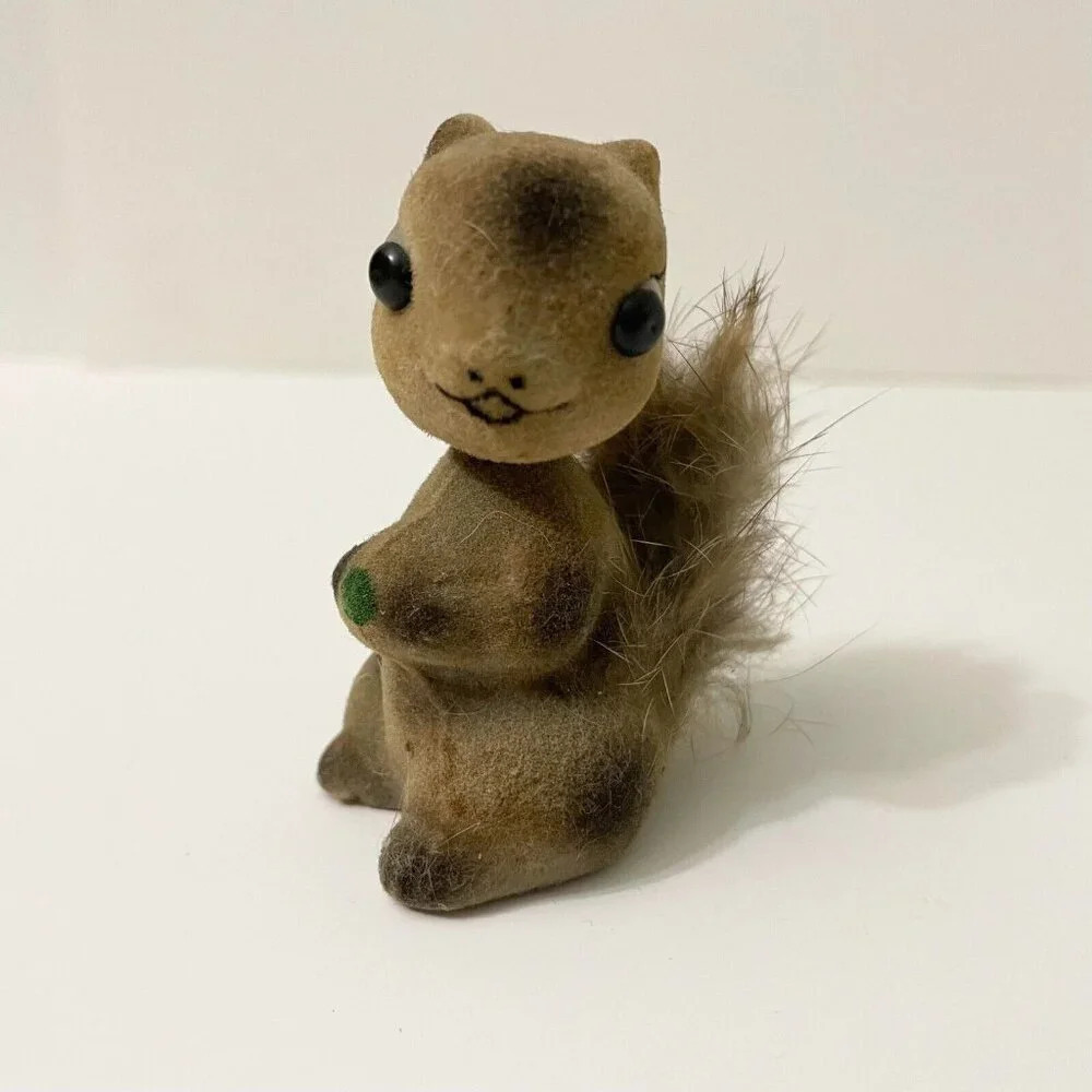 Vtg Small Flocked Squirrel Nodder Fury Tail Bobble Head 3 Inch Tall Hong Kong